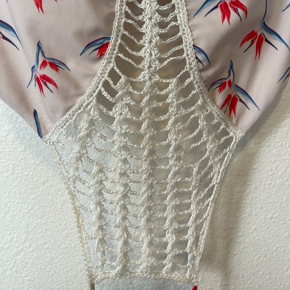 Acacia Swimsuit Full Piece Teahupo’o Bird of Paradise Print - Picture 2 of 6